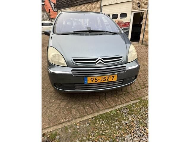 Grijs Gebruikt 2009 Citroën Xsara Picasso MPV | € 1.250 (Goede deal) - Afbeelding 1/4
