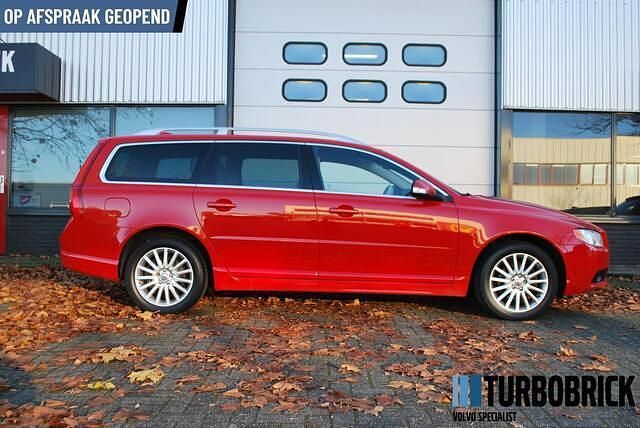 Occasion Volvo V70 Summum 179 PK (131 kW) 2011 Rood Stationwagen