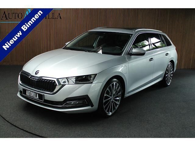Zilver, metallic lak Gebruikt 2021 Skoda Octavia First Edition Stationwagen | € 27.750 (Goede deal) - Afbeelding 1/4