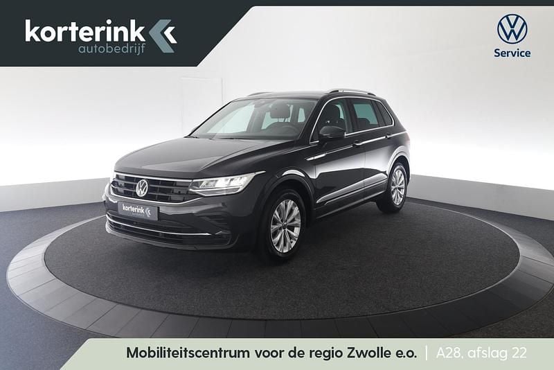 Grijs, metallic lak Gebruikt 2021 VW Tiguan Business SUV | € 24.900 (Goede deal) - Afbeelding 1/4