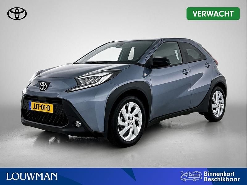 Grijs metallic Gebruikt 2025 Toyota Aygo Pulse Hatchback | € 23.950 (Iets duurder) - Afbeelding 1/4