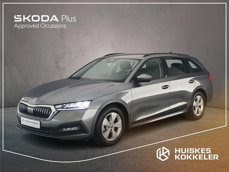Grijs Gebruikt 2024 Skoda Octavia Business Line Stationwagen | € 22.900 (Goede deal) - Afbeelding 1/4