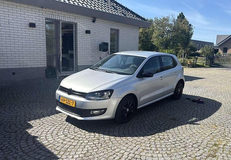 Gebruikt 2012 VW Polo Comfortline Sedan | € 7.500 (Eerlijke prijs) - Afbeelding 1/4