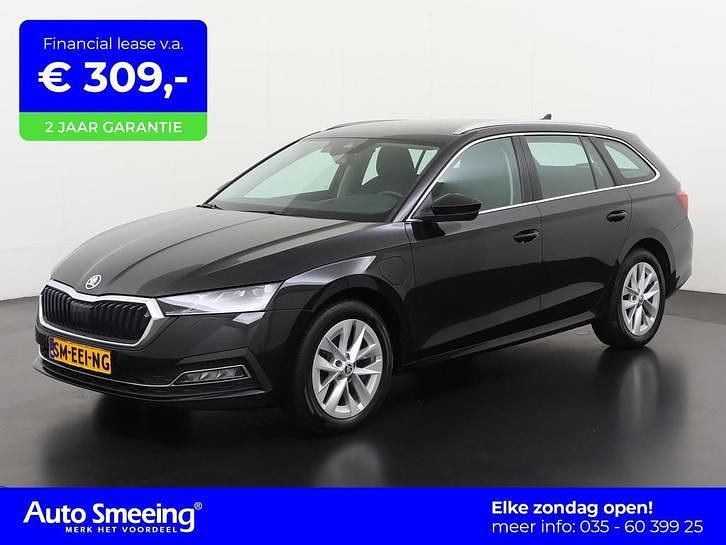 Black magic pearl effect (1z1z) Gebruikt 2022 Skoda Octavia Style Stationwagen | € 22.895 (Super prijs) - Afbeelding 1/4