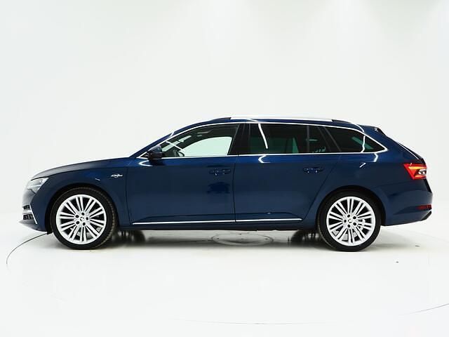 Occasion Skoda Superb LAURIN & KLEMENT 218 PK (160 kW) 2022 Blauw Stationwagen