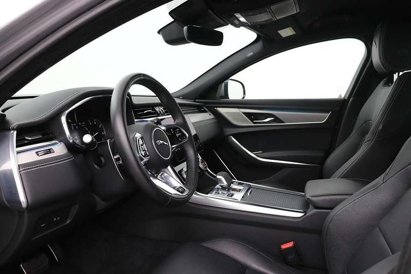 Occasion Jaguar XF R-Dynamic 251 PK (184 kW) 2023 Grijs Sedan