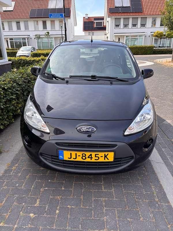 Zwart Gebruikt 2016 Ford Ka Style Hatchback | € 4.500 (Eerlijke prijs) - Afbeelding 1/4