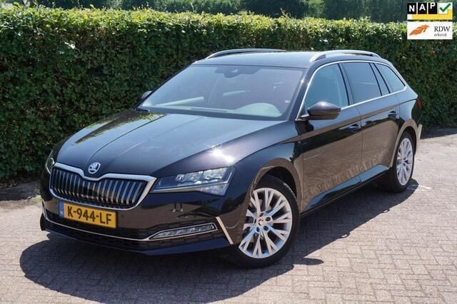 Zwart Gebruikt 2020 Skoda Superb Business Line Stationwagen | € 31.999 (Eerlijke prijs) - Afbeelding 1/4