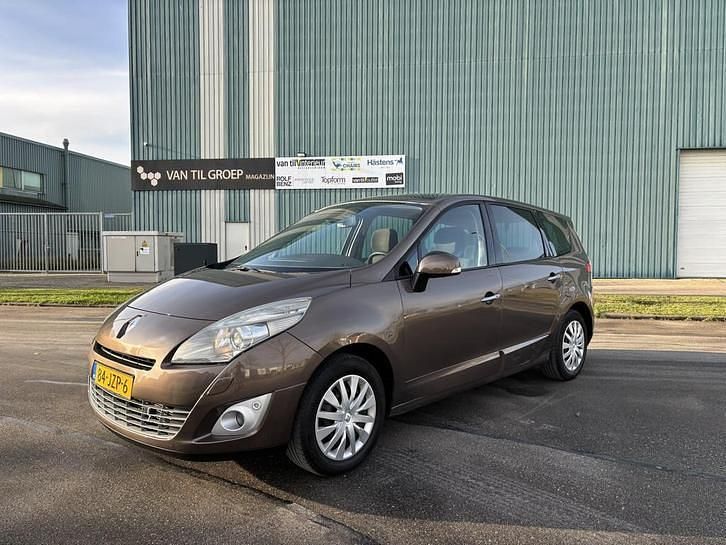 Bruin Gebruikt 2009 Renault Grand Scénic III Business MPV | € 3.750 (Eerlijke prijs) - Afbeelding 1/4