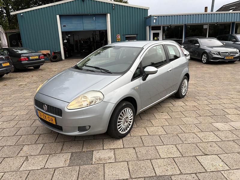 Grijs Gebruikt 2008 Fiat Punto Dynamic Hatchback | € 1.500 (Eerlijke prijs) - Afbeelding 1/4