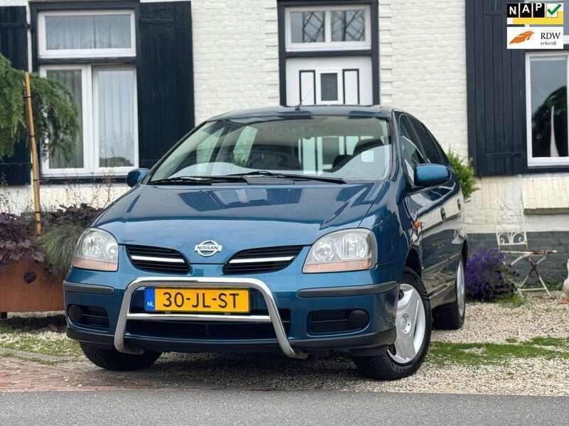 Blauw, metallic lak Gebruikt 2002 Nissan Almera Tino MPV | € 1.850 - Afbeelding 1/4