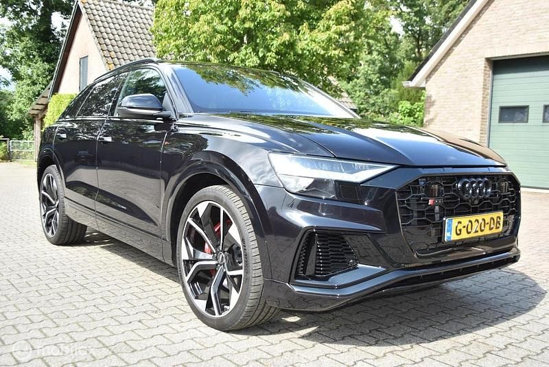 Zwart (metallic) Gebruikt 2019 Audi Q8 S-Line SUV | € 51.500 - Afbeelding 1/4