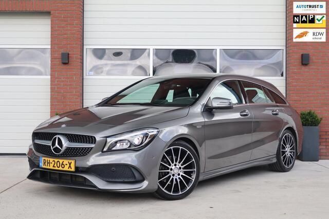 Grijs, metallic lak Gebruikt 2017 Mercedes CLA180 Shooting Brake Sport Edition Stationwagen | € 19.895 (Eerlijke prijs) - Afbeelding 1/4