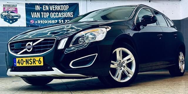 Zwart Gebruikt 2010 Volvo V60 Momentum Stationwagen | € 10.499 (Eerlijke prijs) - Afbeelding 1/4