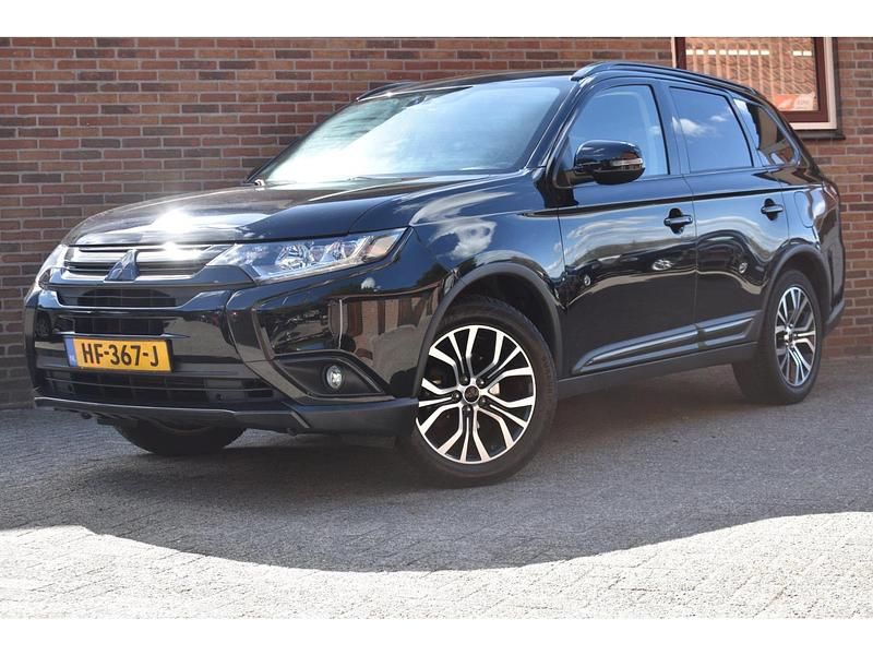 Zwart Gebruikt 2015 Mitsubishi Outlander Edition SUV | € 16.949 (Goede deal) - Afbeelding 1/4