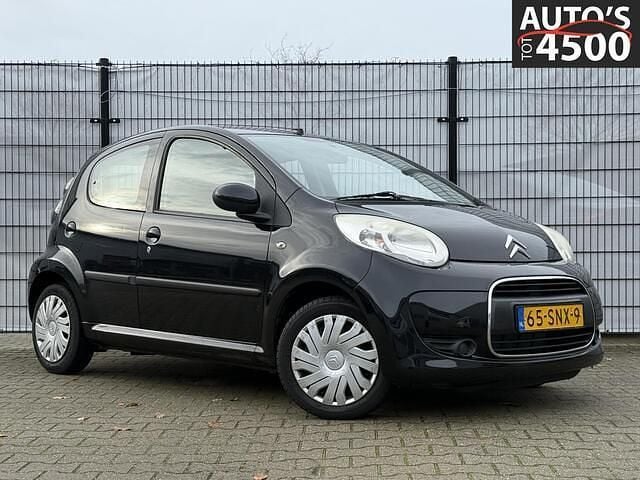 Zwart Occasion 2011 Citroën C1 SELECTION Hatchback | € 1.950 (Goede deal) - Afbeelding 1/4