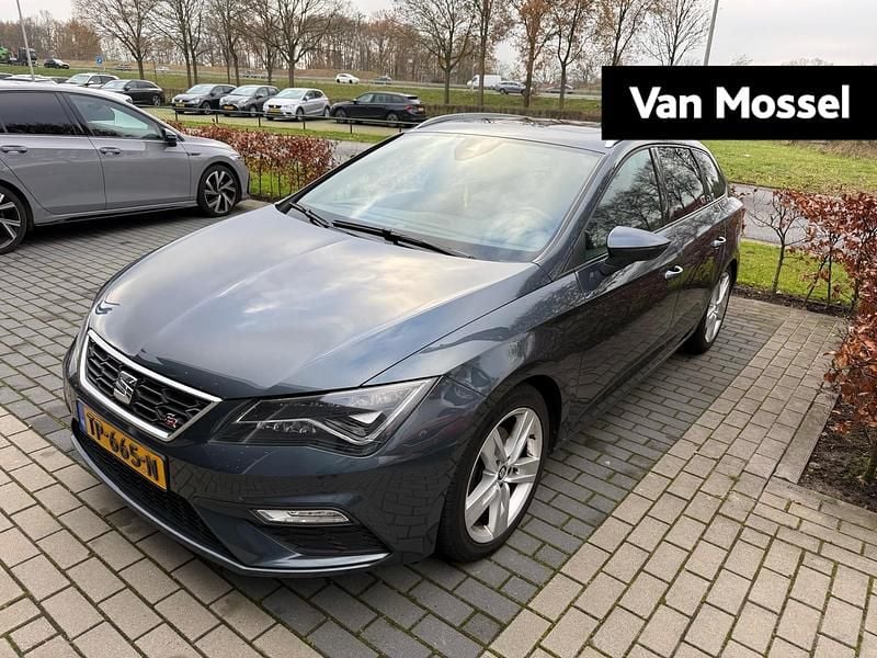 Grijs Gebruikt 2018 Seat Leon ST Business Stationwagen | € 15.900 (Eerlijke prijs) - Afbeelding 1/4