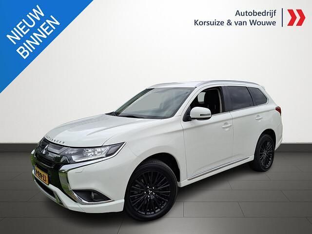 Wit Gebruikt 2021 Mitsubishi Outlander SUV | € 25.949 - Afbeelding 1/4