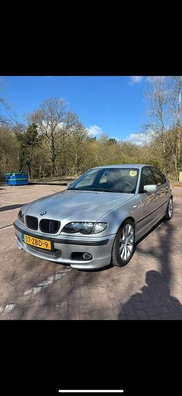 Grijs Gebruikt 2002 BMW 325 Sedan | € 4.000 (Super prijs) - Afbeelding 1/4