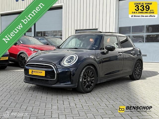 Zwart Gebruikt 2021 Mini Cooper Hatchback | € 20.940 (Eerlijke prijs) - Afbeelding 1/4