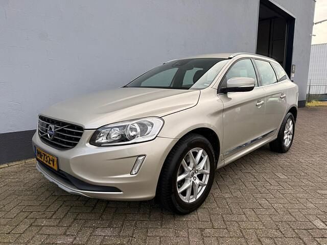 Bruin Occasion 2017 Volvo XC60 SUV | € 20.750 (Super prijs) - Afbeelding 1/4