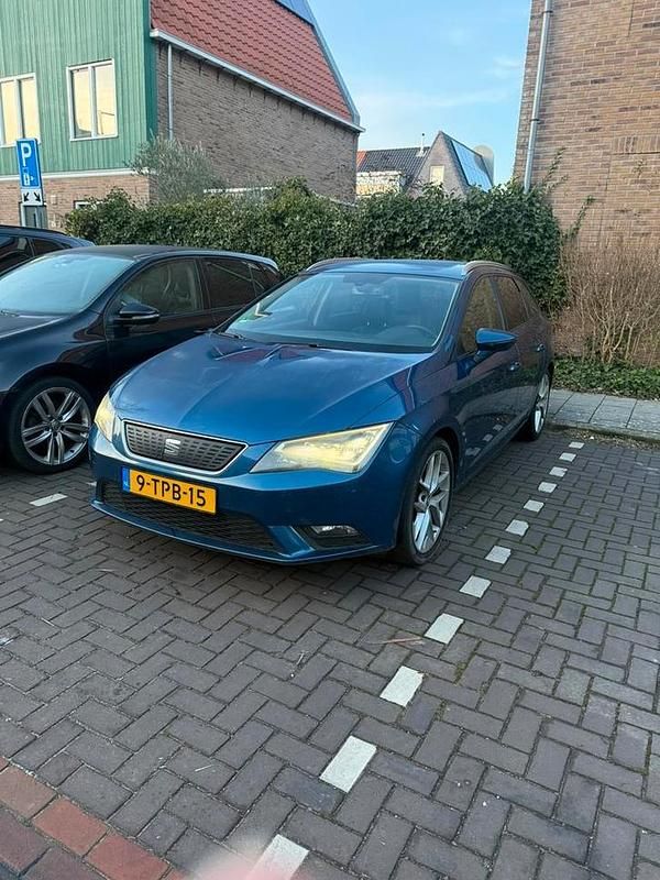 Occasion Seat Leon ST 110 PK (80 kW) 2014 Blauw Stationwagen