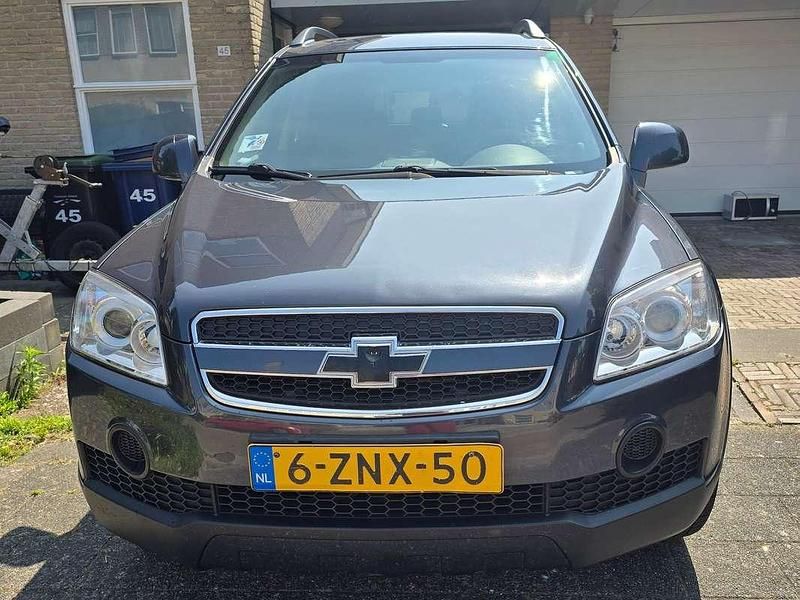 Grijs Gebruikt 2009 Chevrolet Captiva SUV | € 2.000 - Afbeelding 1/4