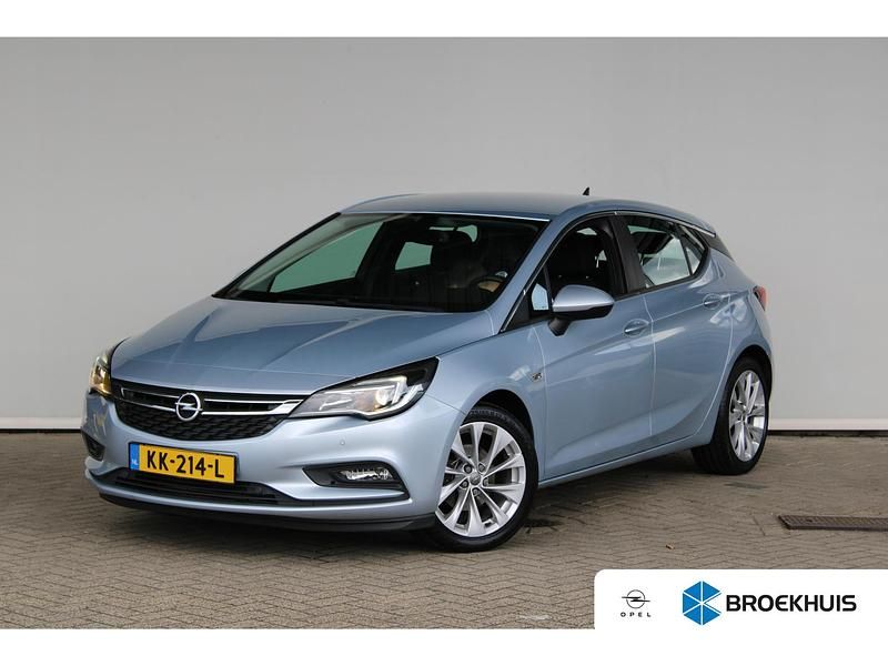 Grijs Gebruikt 2016 Opel Astra Edition Hatchback | € 11.395 (Eerlijke prijs) - Afbeelding 1/4