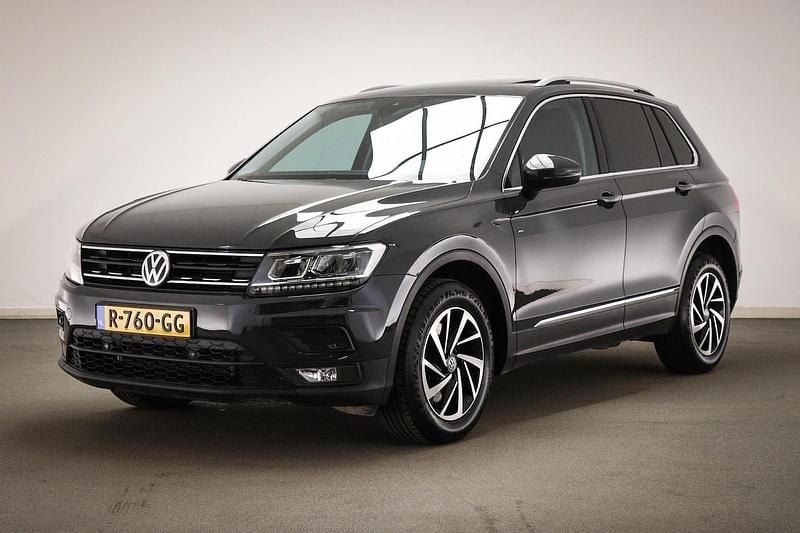 Grijs Occasion 2018 VW Tiguan Advance SUV | € 25.545 (Super prijs) - Afbeelding 1/4