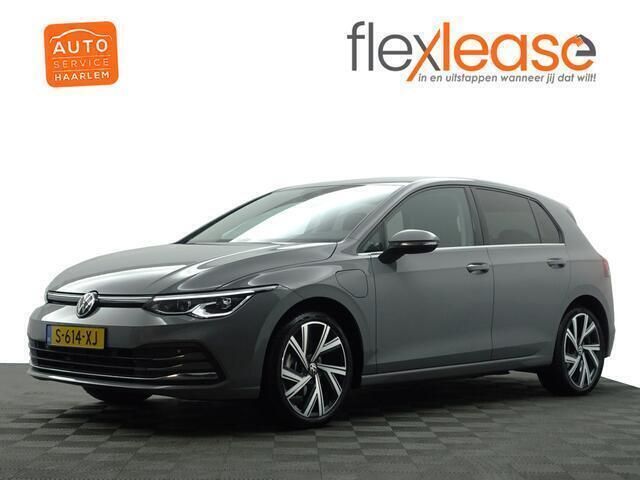 Grijs metallic Gebruikt 2020 VW Golf VIII GTE Hatchback | € 24.900 (Goede deal) - Afbeelding 1/4
