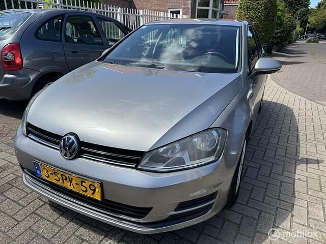 Grijs Occasion 2013 VW Golf VII Trendline Hatchback | € 5.950 (Eerlijke prijs) - Afbeelding 1/4