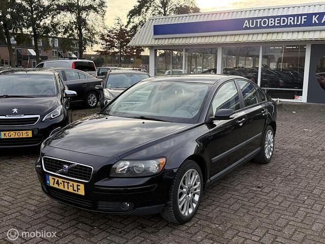 Zwart Occasion 2007 Volvo S40 Sedan | € 2.499 (Eerlijke prijs) - Afbeelding 1/4