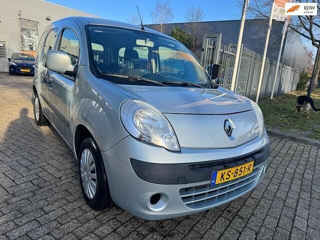 Zilver Gebruikt 2012 Renault Kangoo Expression MPV | € 3.999 (Super prijs) - Afbeelding 1/4