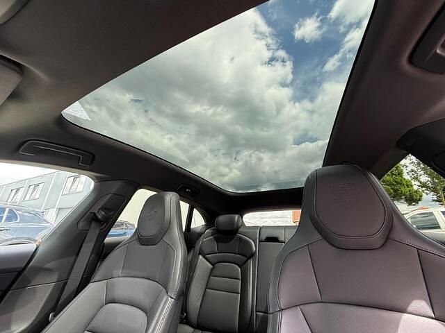 Occasion Porsche Taycan Sport Turismo 300 kW (408 PK) 2023 Grijs Sedan