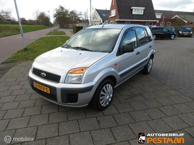 Grijs Gebruikt 2010 Ford Fusion Style MPV | € 2.999 (Eerlijke prijs) - Afbeelding 1/4
