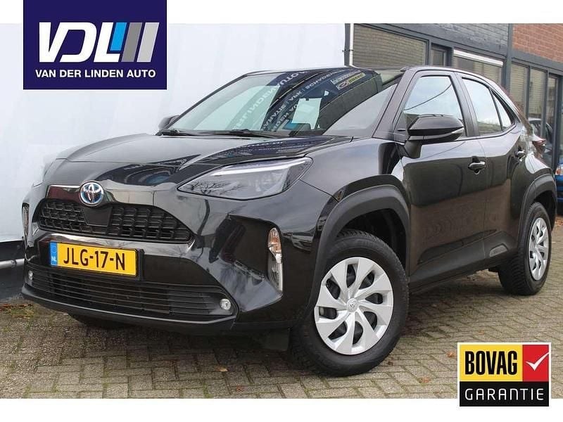 Zwart Gebruikt 2023 Toyota Yaris Cross Sport SUV | € 25.250 (Eerlijke prijs) - Afbeelding 1/4