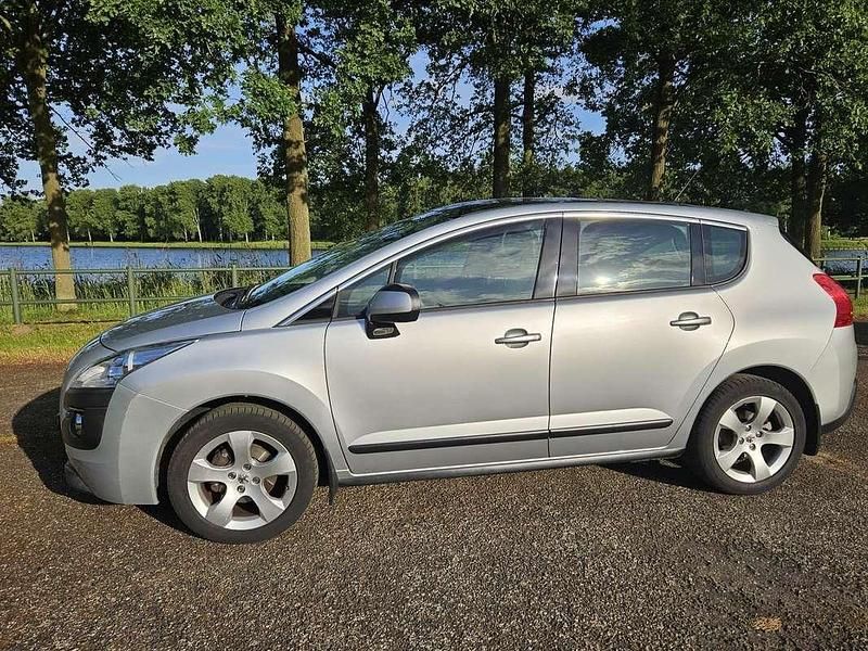 Grijs Gebruikt 2011 Peugeot 3008 MPV | € 4.250 (Goede deal) - Afbeelding 1/4