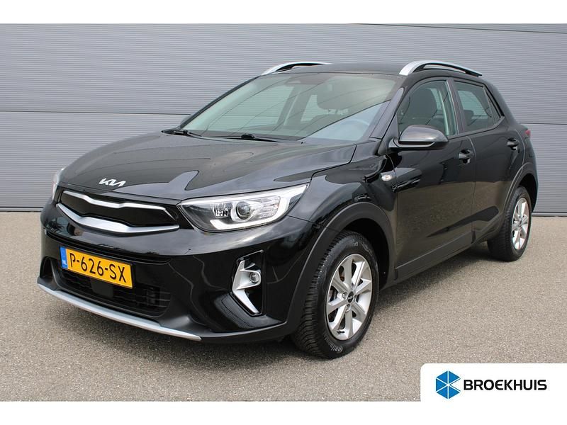 Zwart Gebruikt 2022 Kia Stonic SUV | € 23.395 (Iets duurder) - Afbeelding 1/4