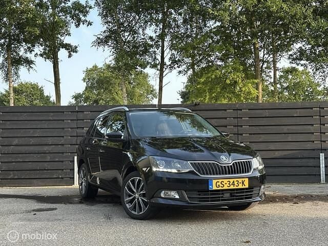 Zwart Gebruikt 2015 Skoda Fabia Stationwagen | € 6.999 (Eerlijke prijs) - Afbeelding 1/4