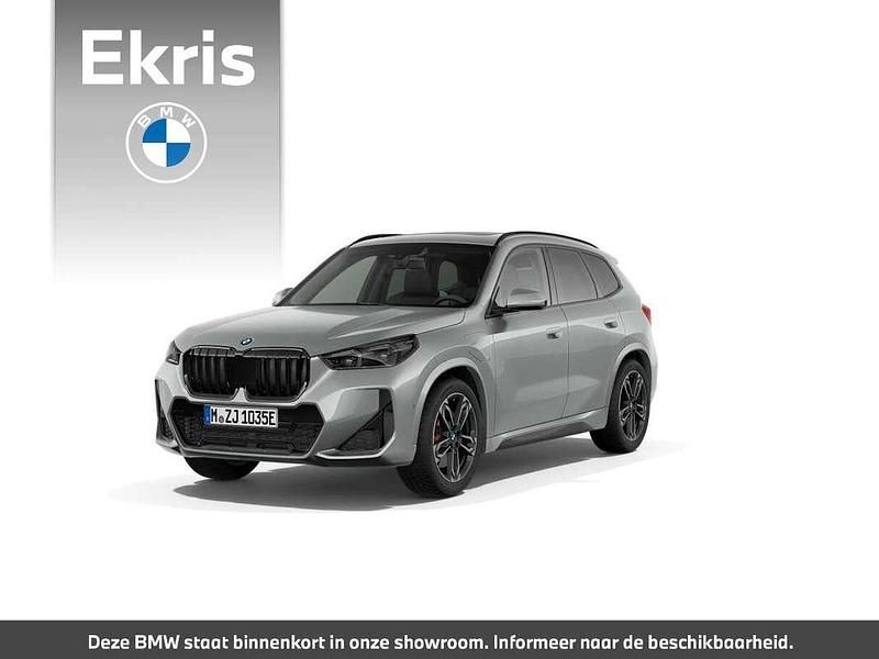 Zilver Nieuw 2025 BMW X1 M Sport SUV | € 67.975 (Eerlijke prijs) - Afbeelding 1/3