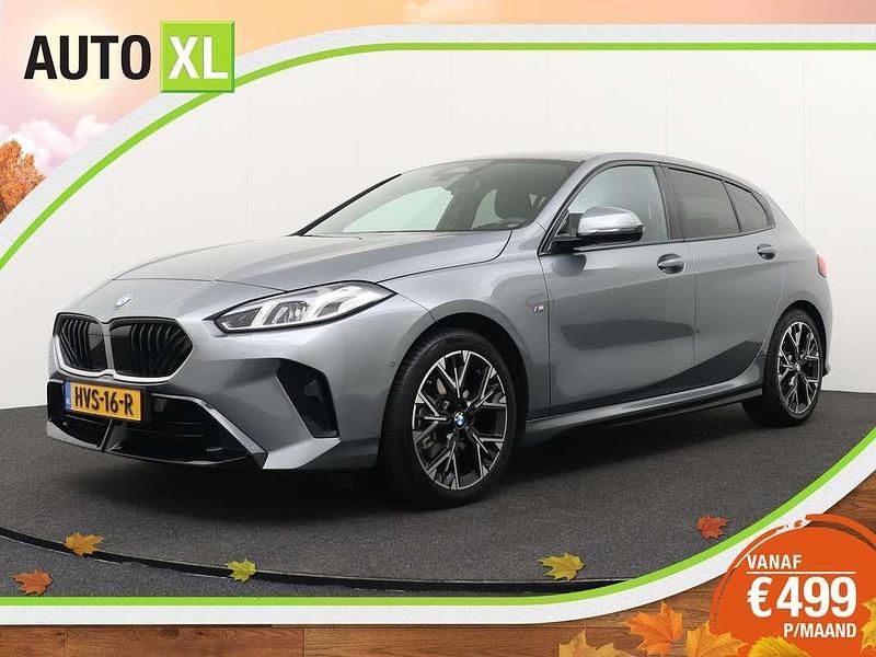 Grijs Gebruikt 2025 BMW 120 M Sport Hatchback | € 36.940 - Afbeelding 1/4