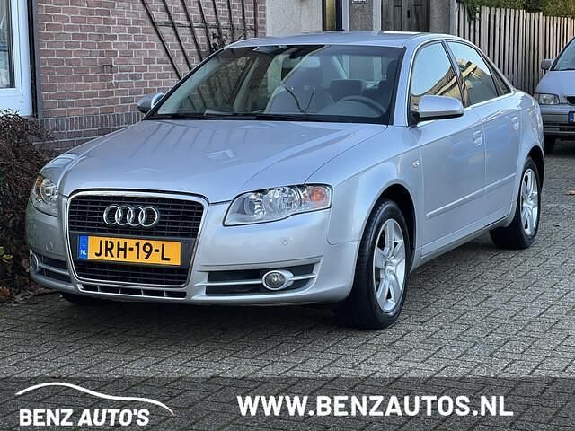 Grijs Occasion 2005 Audi A4 Business Sedan | € 9.999 - Afbeelding 1/4