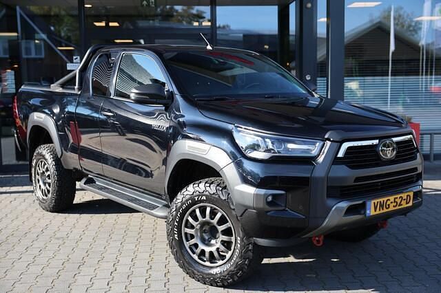 Zwart Gebruikt 2021 Toyota HiLux Pickup | € 39.995 (Eerlijke prijs) - Afbeelding 1/4