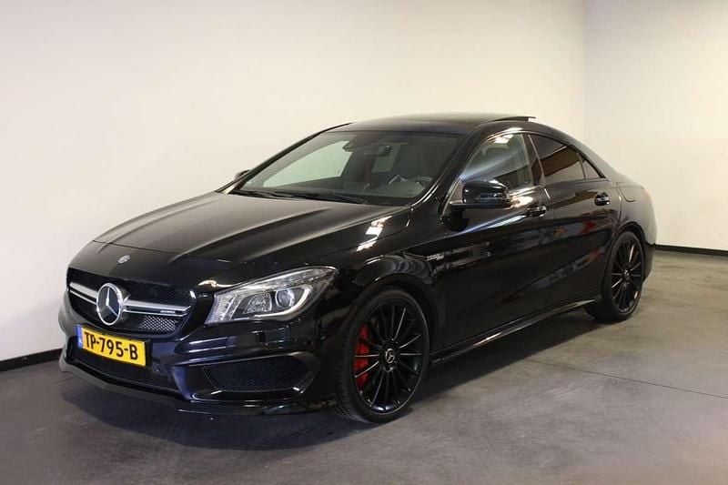 Zwart, andere lak Gebruikt 2014 Mercedes CLA45 AMG AMG Sedan | € 24.900 (Goede deal) - Afbeelding 1/4