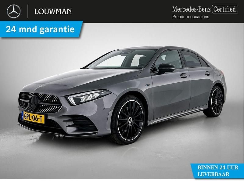 Grijs Gebruikt 2020 Mercedes A250 AMG Sedan | € 31.950 (Iets duurder) - Afbeelding 1/4