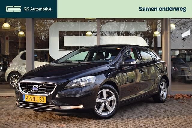 Zwart Gebruikt 2013 Volvo V40 Momentum Hatchback | € 11.410 (Eerlijke prijs) - Afbeelding 1/4