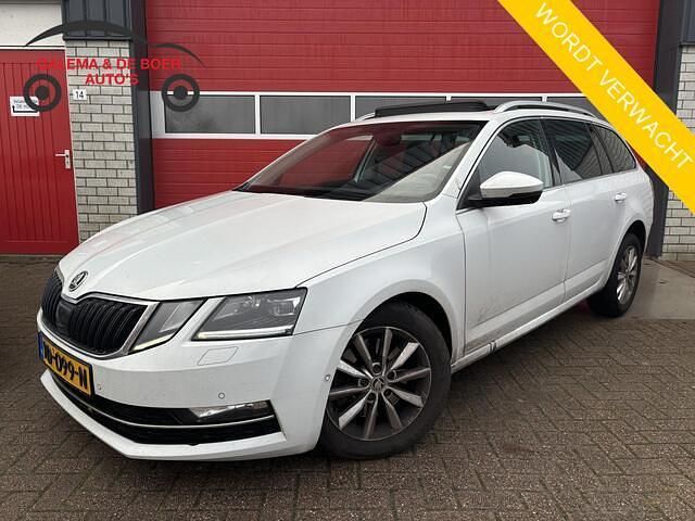 Wit Gebruikt 2017 Skoda Octavia Business Line Stationwagen | € 12.888 (Eerlijke prijs) - Afbeelding 1/4