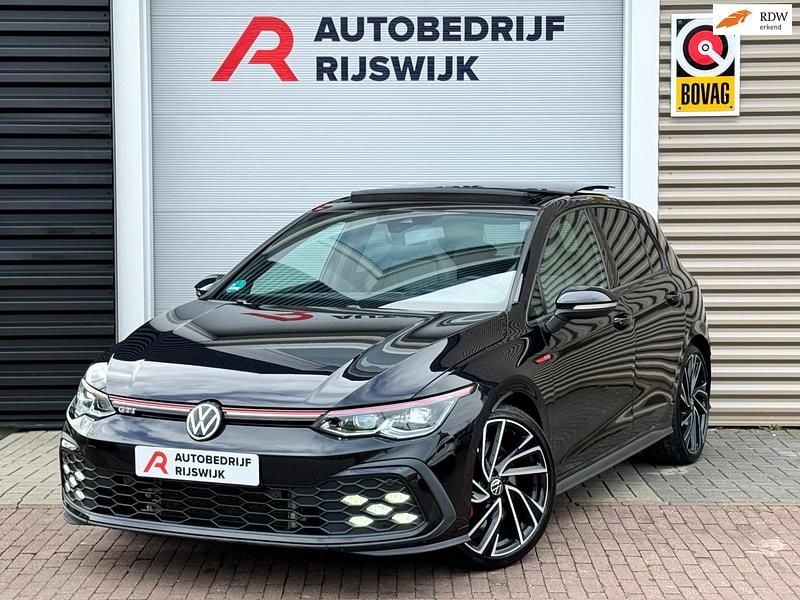 Zwart Occasion 2024 VW Golf VIII GTI Hatchback | € 31.950 (Goede deal) - Afbeelding 1/4
