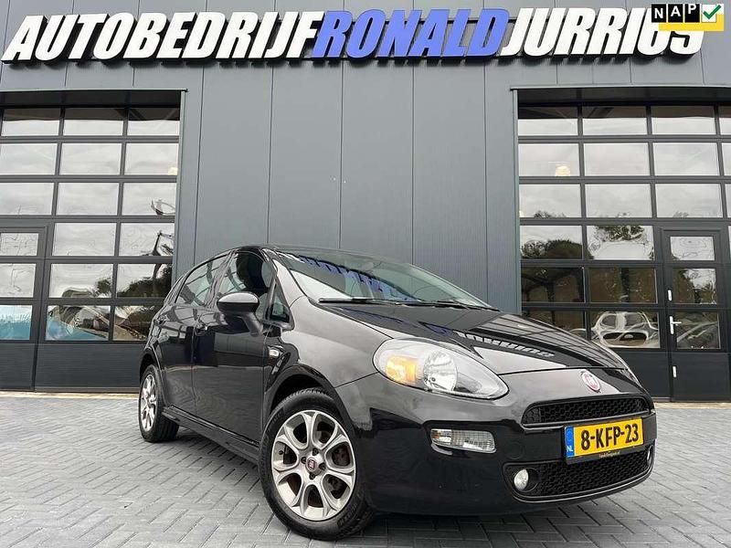 Zwart Gebruikt 2013 Fiat Punto Evo Easy Hatchback | € 5.350 (Eerlijke prijs) - Afbeelding 1/4