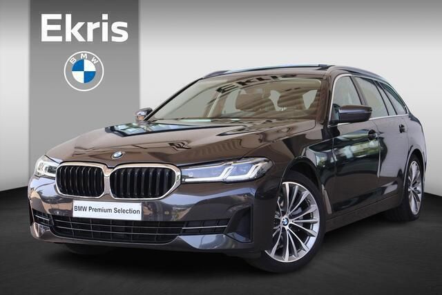 Grijs, metallic lak Gebruikt 2021 BMW 520 Stationwagen | € 38.900 (Eerlijke prijs) - Afbeelding 1/4